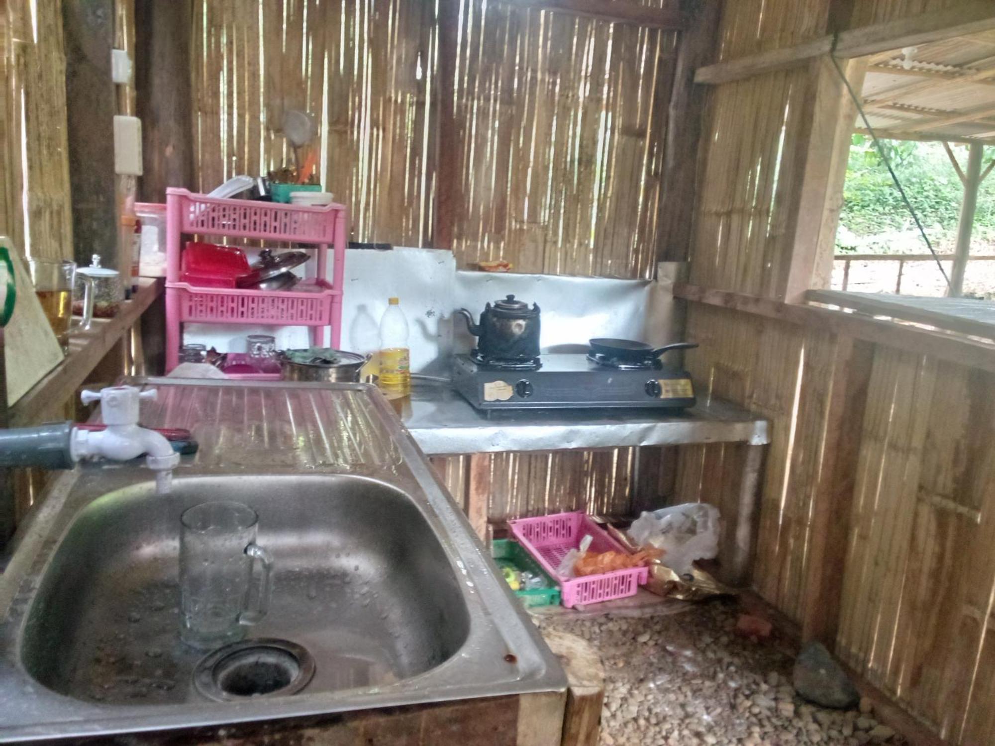 Landak River Guest House Only Trekking With Us Bukit Lawang Zewnętrze zdjęcie