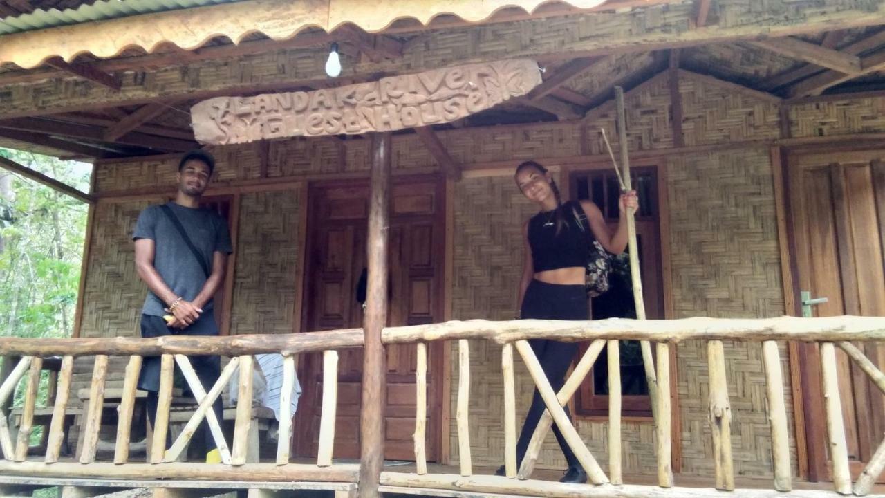 Landak River Guest House Only Trekking With Us Bukit Lawang Zewnętrze zdjęcie