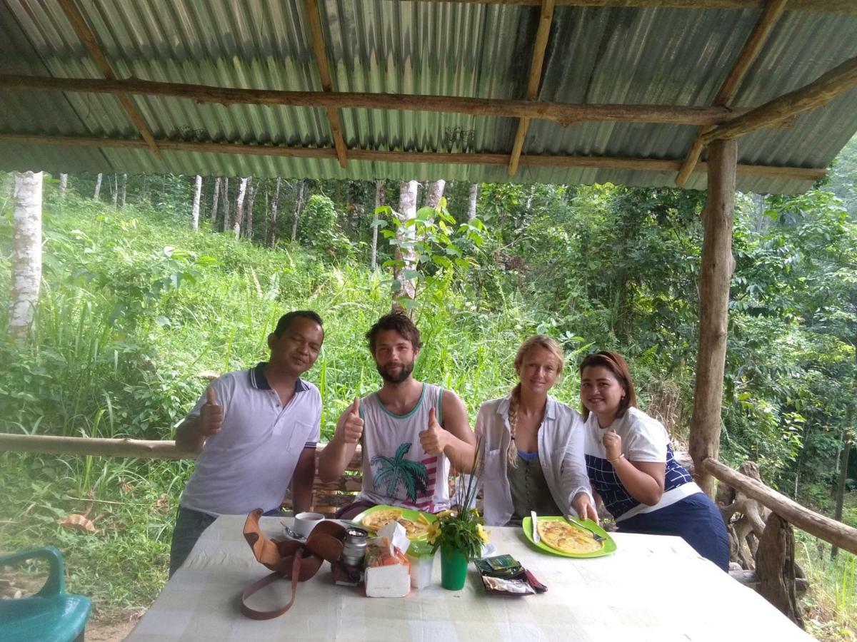 Landak River Guest House Only Trekking With Us Bukit Lawang Zewnętrze zdjęcie